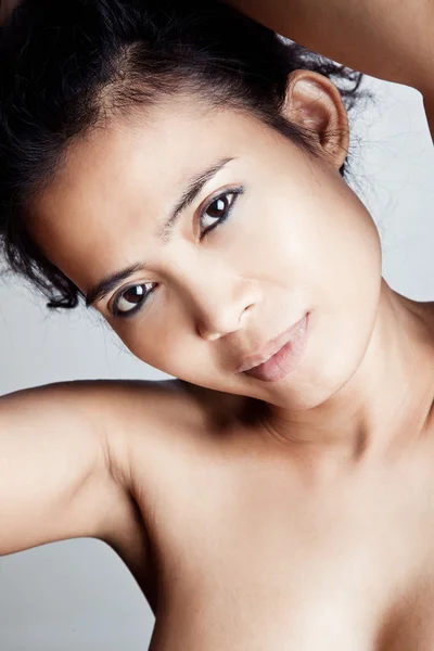 Retrato de una mujer asiática — Foto de Stock