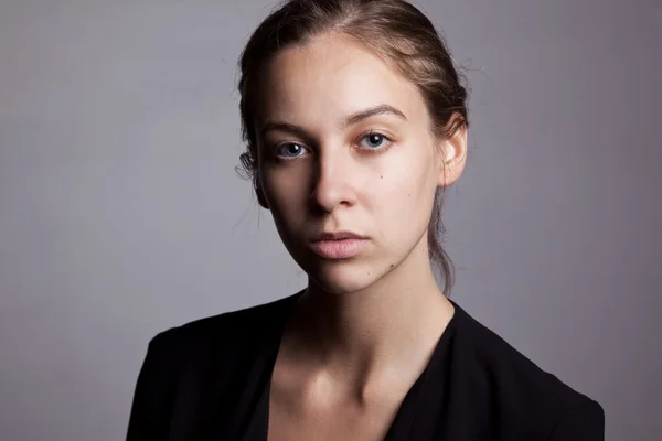 Chica en un traje de negocios — Foto de Stock