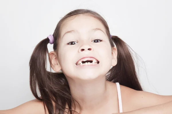Porträtt av en liten flicka — Stockfoto