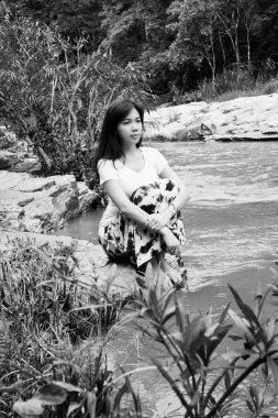 Asyalı genç kadın niteliğine