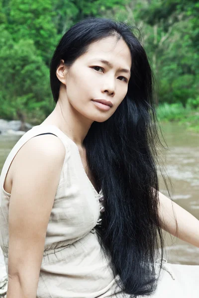자연에서 아시아 여자 — 스톡 사진