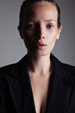 iş takım elbiseli kadın