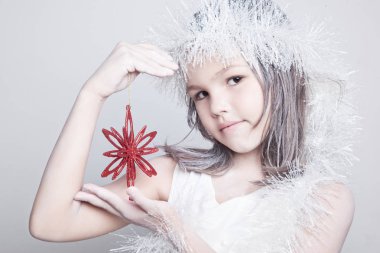 Kızıl Yıldız ile kar kızlık