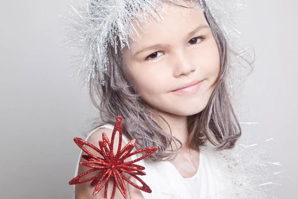 Vergine di neve con stella rossa — Foto Stock