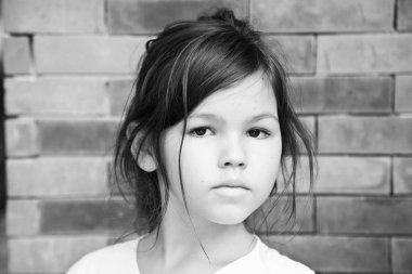 Güzel bir kızın portresi.