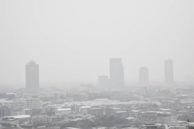 Bangkok, Tayland - 7 Şubat 2017: Bangkok manzarası ile hava kirliliği