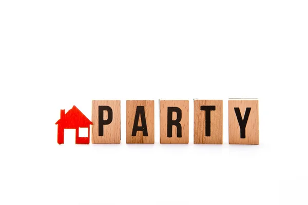 House Party - drukowanymi literami z czerwoną ikonę domu / dom z białym tłem — Zdjęcie stockowe