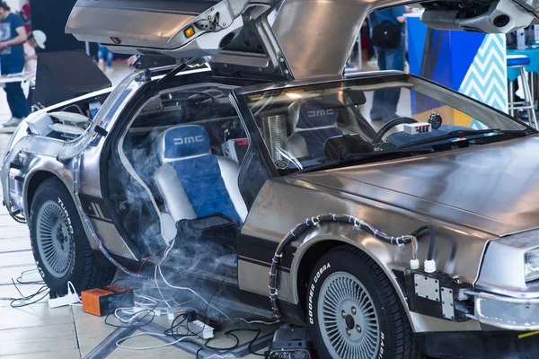 Moscow, Russia - May 1, 2017: Photo of A replicathe of the Back to the Future DeLorean,one of the most famous attraction at Moscow comic con , Moscow, Russia — Stock Photo, Image