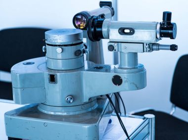 Ölçme aleti yakın kadar. Mavi tonu.