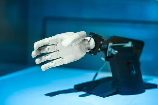 Artırılmış gerçeklik sanayi konsepti için. Robotik ve otomasyon sistem denetim uygulamasında robot kol akıllı üretim arka planda otomatikleştirmek.