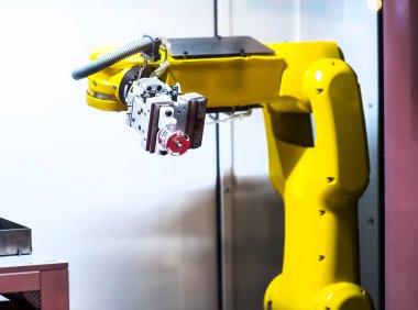 Artırılmış gerçeklik sanayi konsepti için. Robotik ve otomasyon sistem denetim uygulamasında robot kol akıllı üretim arka planda otomatikleştirmek.