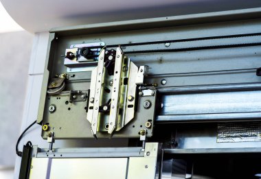 Asansör montaj, modern bir asansör yüklemek Asansör teknisyeni