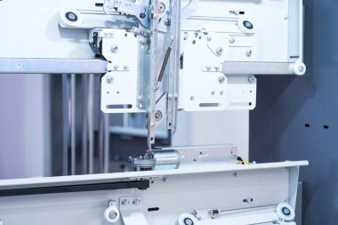 Asansör kapısı, yeni bir asansör..