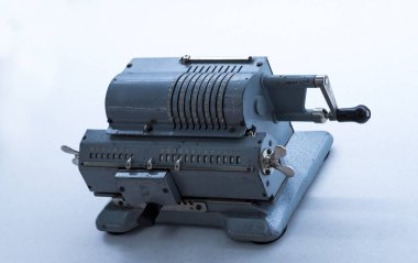 Matematiksel hesaplamalar için aritmometre, eski retro bilgisayar