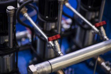 Borudan çıkan gaz sızıntısı vanası borudaki basınç vanası için..