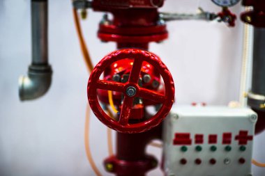 Petrol ve doğal gaz boru hattı valfleri ile işleme.