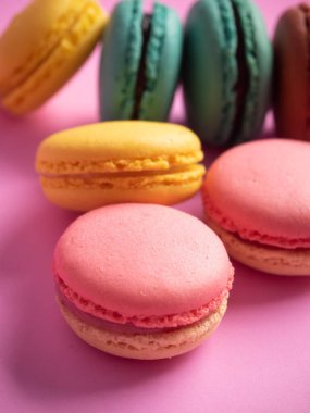 Makarnalar pastel tarzında atıştırmalık. Boş zaman için tatlı bir tatlı.