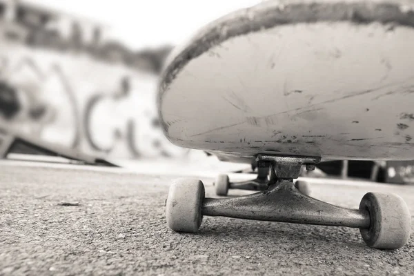 Σύμφωνα με το skateboard — Φωτογραφία Αρχείου