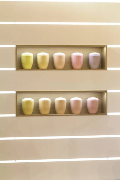 Művészeti színes urna — Stock Fotó