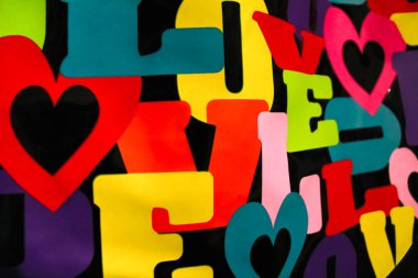 çok renkli aşk yazı