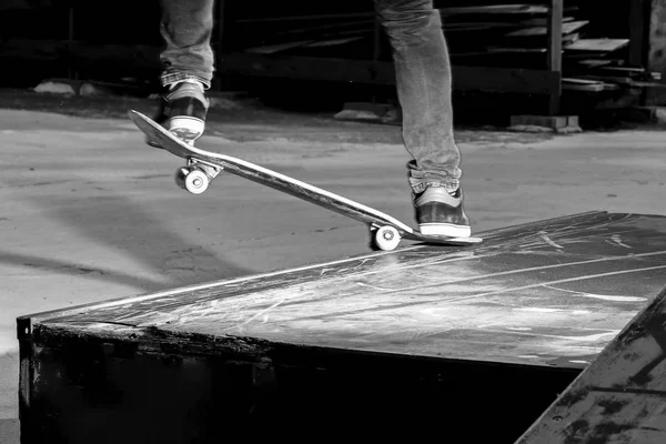 Skateboarding grind street — Stock Photo, Image