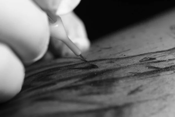 Cilt üzerinde dövme mürekkebi — Stok fotoğraf