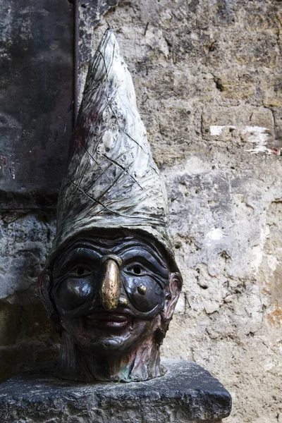 Pulcinella yüzü