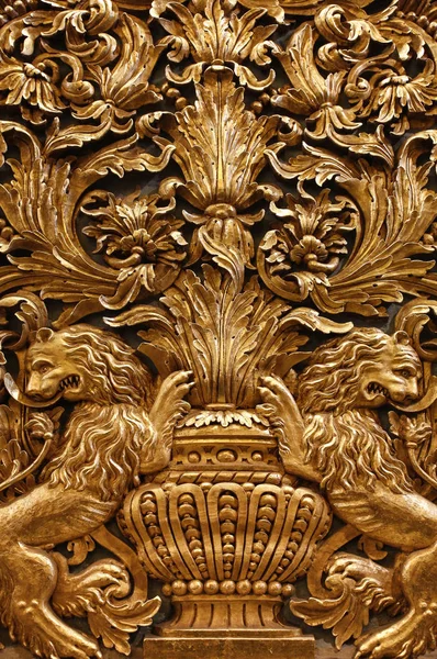 Altın Barok süsler