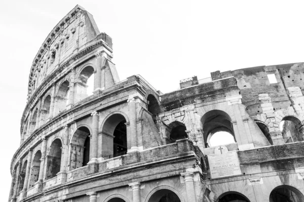 Fotos en blanco y negro del antiguo Coliseo de Roma — Foto de Stock