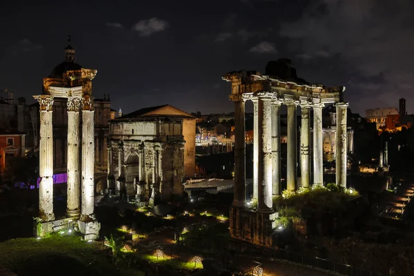 Roma İmparatorluk Forumlarının arkeolojik alanı — Stok fotoğraf