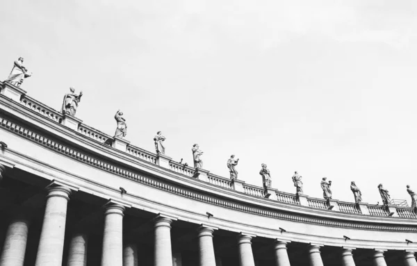 Esculturas dos papas da Praça de São Pedro — Fotografia de Stock