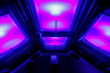 Güneş ışığı lambalı solaryum makinesi