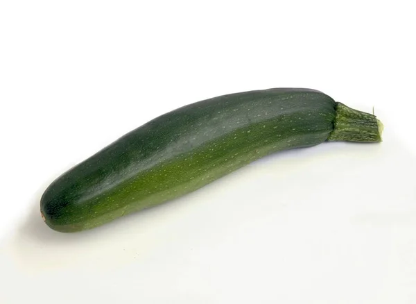 Calabacín verde como verdura sabrosa —  Fotos de Stock