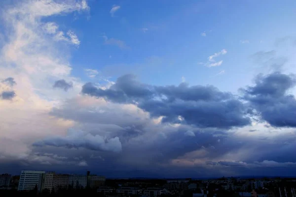 Obloha Vícebarevné Mraky Jako Malebná Krajina Večera — Stock fotografie