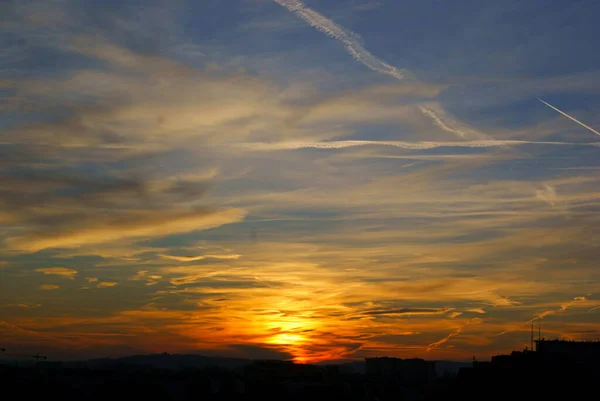 Живописный Вид Многоцветное Облачное Небо Закат — стоковое фото