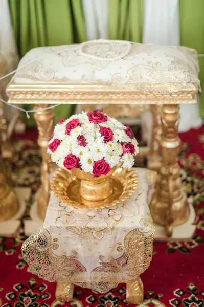 Gros plan sur Décoration de bouquet pour le coulage à la main, Tha traditionnel — Photo