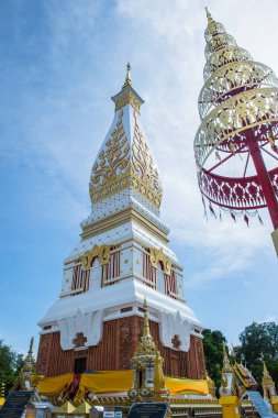 Phra Tapınağı Laotian o Phanom Pagoda tarzı Chedi, Nakhon Phanom, Tayland.