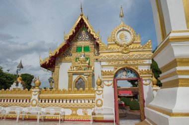 Phra Tapınağı Laotian o Phanom Pagoda tarzı Chedi, Nakhon Phanom, Tayland.
