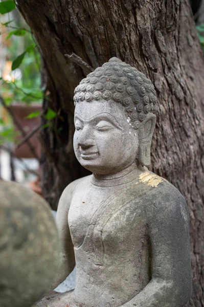 Encerramento da escultura buddha no templo — Fotografia de Stock