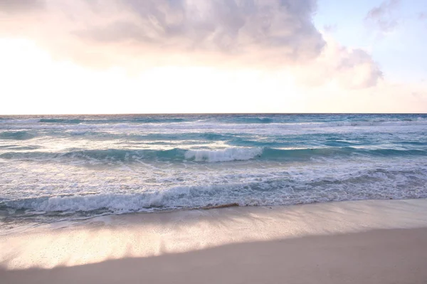 Soluppgång i Cancun — Stockfoto