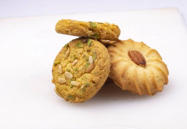 Kuru meyveli bisküvi setinin resmini ayır