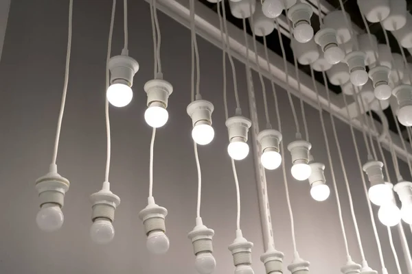 Podexponovaných lampa osvětlení, osvětlení lampy na stropě — Stock fotografie
