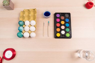 Mutlu Paskalyalar, organik yumurta ve boyama renk kavramı arka plan kopya alanı ile gün festival tatil, Paskalya Paskalya için hazırlanıyor