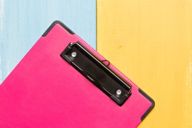 metin kopyalama yeri olan renkli arka planlar üzerinde pembe Pano Üstten Görünüm