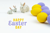 Kis nyuszi család díszített tojással - Boldog Húsvét napot