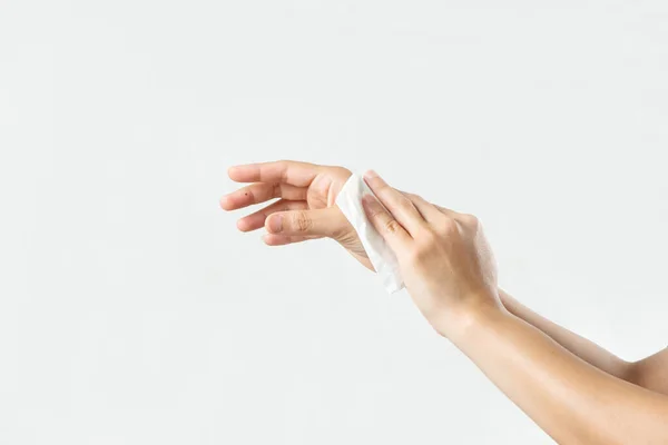 Mujer Limpiándose Las Manos Con Papel Blanco Tejido Blando Aislado —  Fotos de Stock