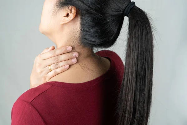 Dor Pescoço Ombro Lesões Mulheres Jovens Cuidados Saúde Conceito Médico — Fotografia de Stock