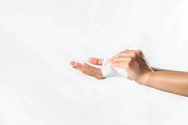 Femme Nettoyant Les Mains Avec Papier Mouchoir Blanc Isolé Sur — Photo