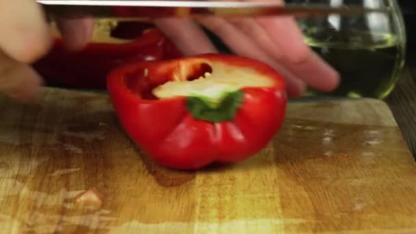 Cutting peppers - tracking shot — Stock Video