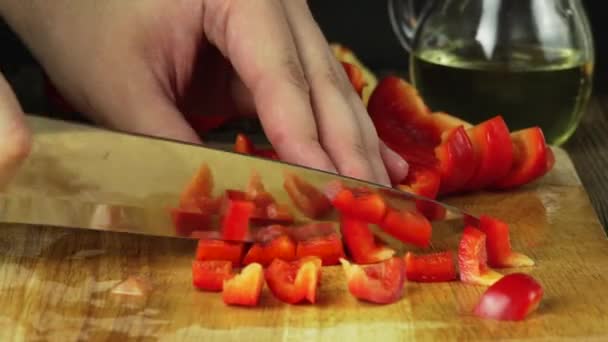 Dělení papriky - sledování snímku — Stock video